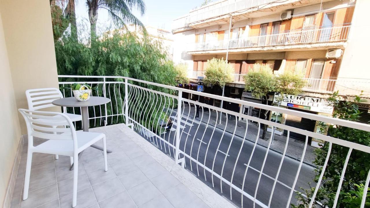 Palazzo Mauro Sorrento Luxury Rooms Luaran gambar