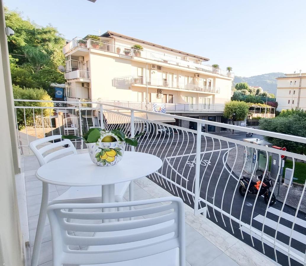 Palazzo Mauro Sorrento Luxury Rooms Luaran gambar