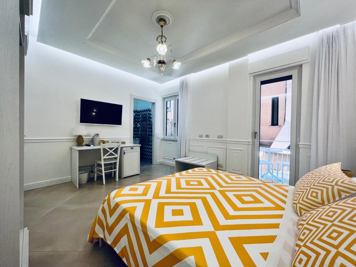 Palazzo Mauro Sorrento Luxury Rooms Luaran gambar