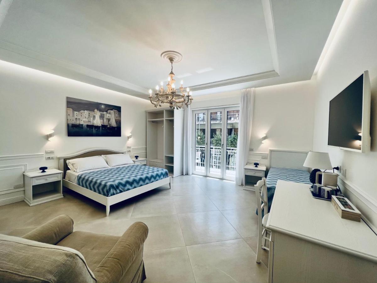 Palazzo Mauro Sorrento Luxury Rooms Luaran gambar
